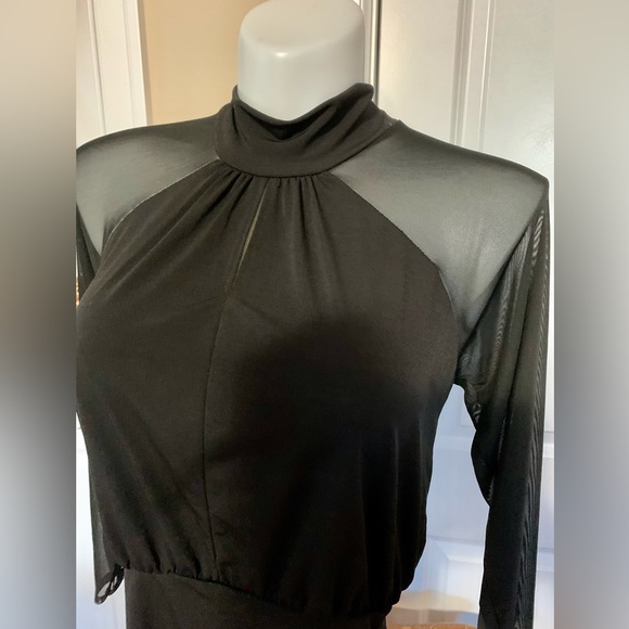 NWT BOOHOO HALTER STYLE BODYSUIT TOP. SHEER LONG SLEEVE. KEY HOLE FRONT. - Picture 2 of 11